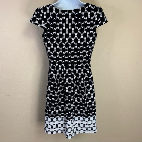 Size 6 En Focus Studio Black White Polka Dot Short Sleeve Event Party Dress - Picture 4 of 7